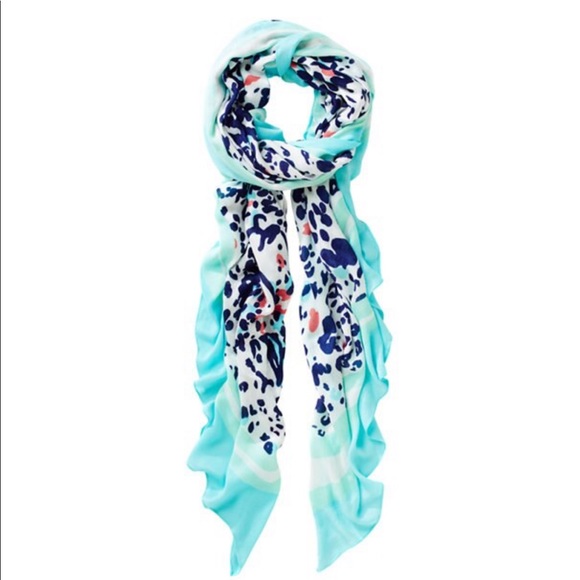 Lilly Pulitzer Lillian Scarf - Picture 4 of 4